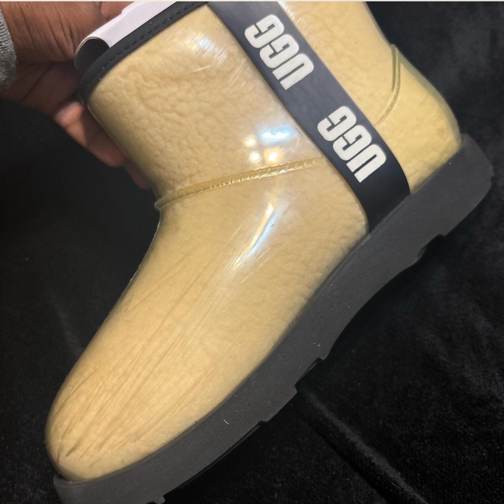 UGG Kids Classic Clear Mini II Boots in Tan and Black